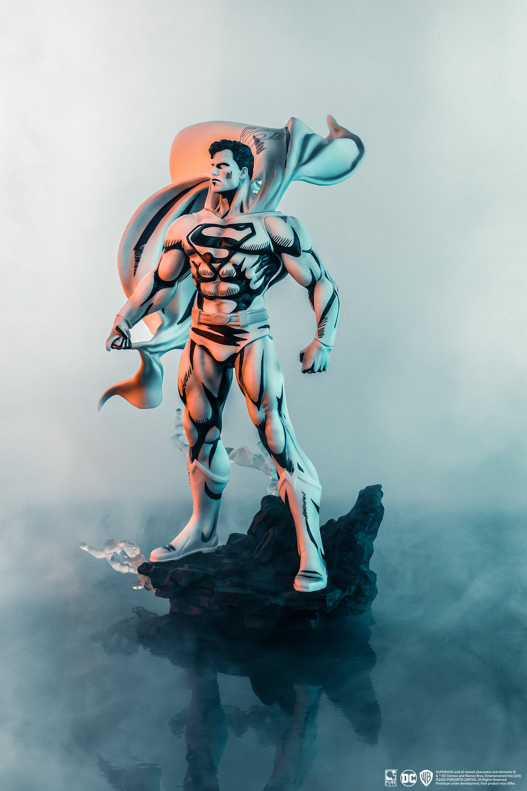 DC Heroes Superman B&W PX PVC 1/8 Scale Statue – PureArts