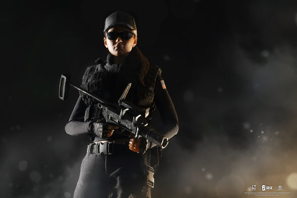 Six Siege : Ash Figurine Articulée 1/6